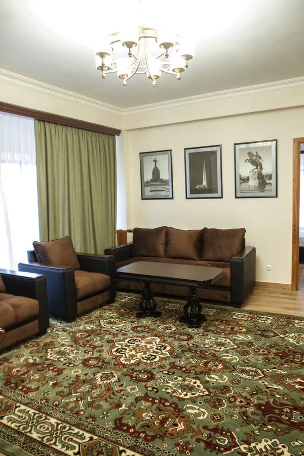 Hotel Plaza Viktoria Gyumri Exterior foto