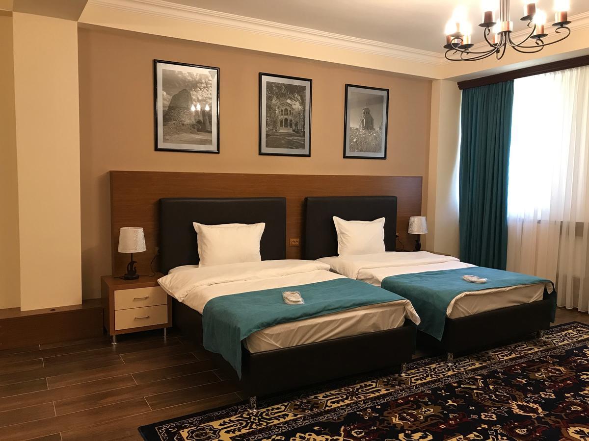 Hotel Plaza Viktoria Gyumri Exterior foto
