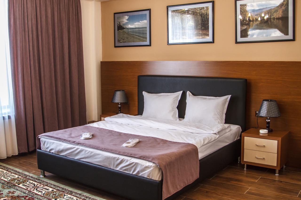 Hotel Plaza Viktoria Gyumri Habitación foto